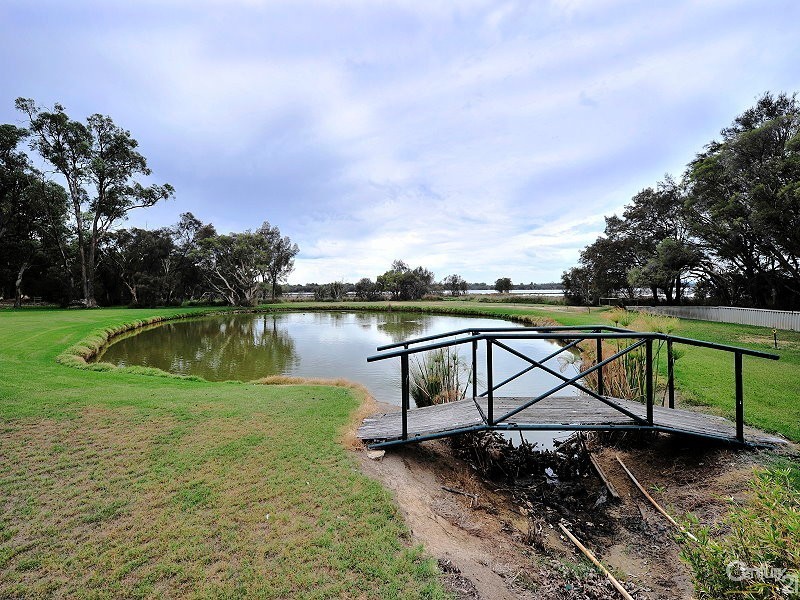 300 Lakes Road, Greenfields WA 6210