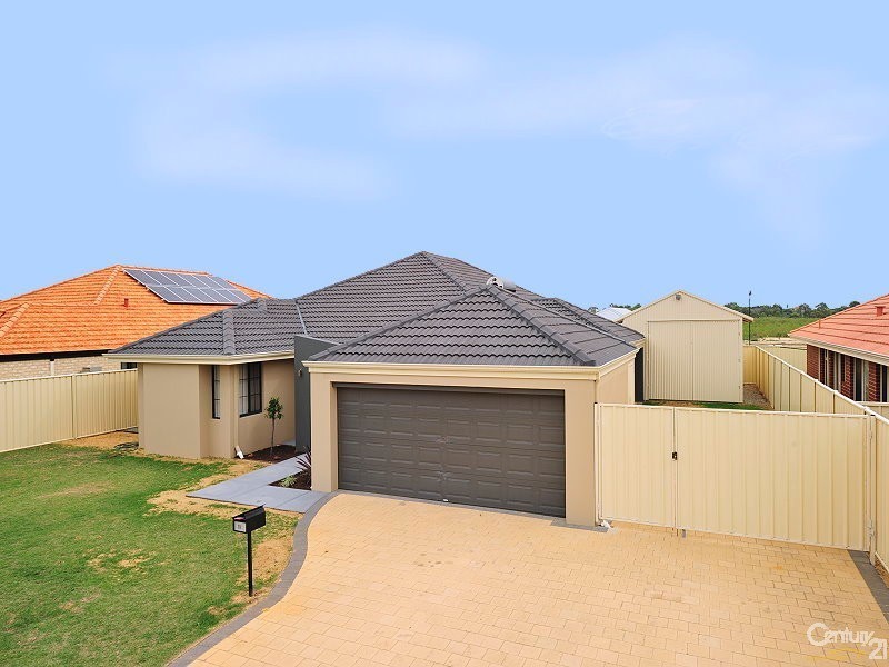 11 Arlette Pass, Lakelands WA 6180