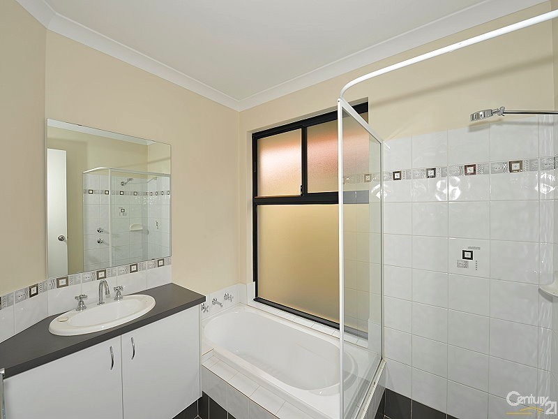 11 Arlette Pass, Lakelands WA 6180