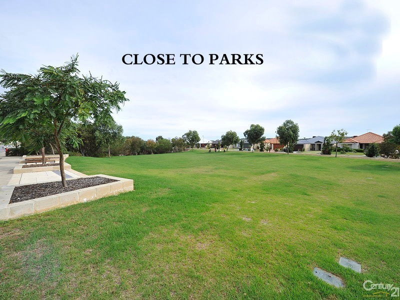 11 Arlette Pass, Lakelands WA 6180