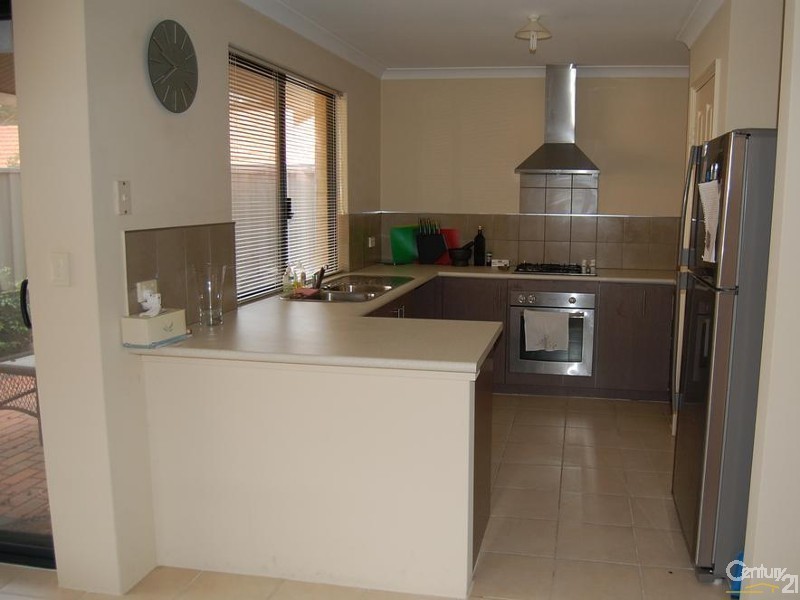 4/18 Irrawaddy Drive, Greenfields WA 6210