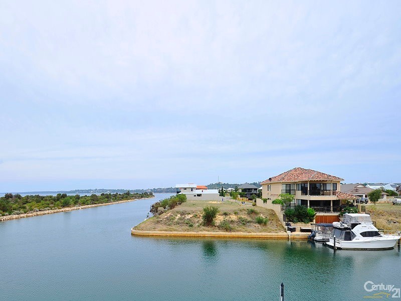 26 Sandpiper Island Retreat, Wannanup WA 6210