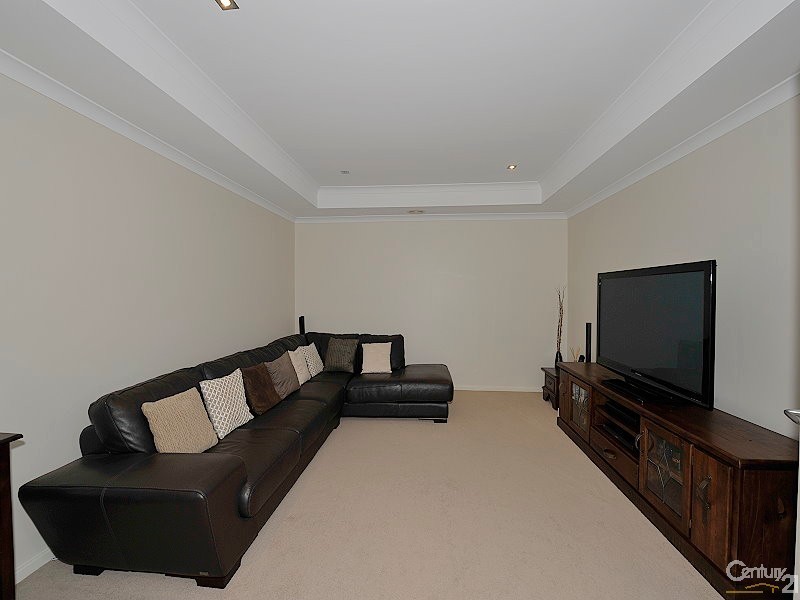 53 Marsdenia Road, Halls Head WA 6210