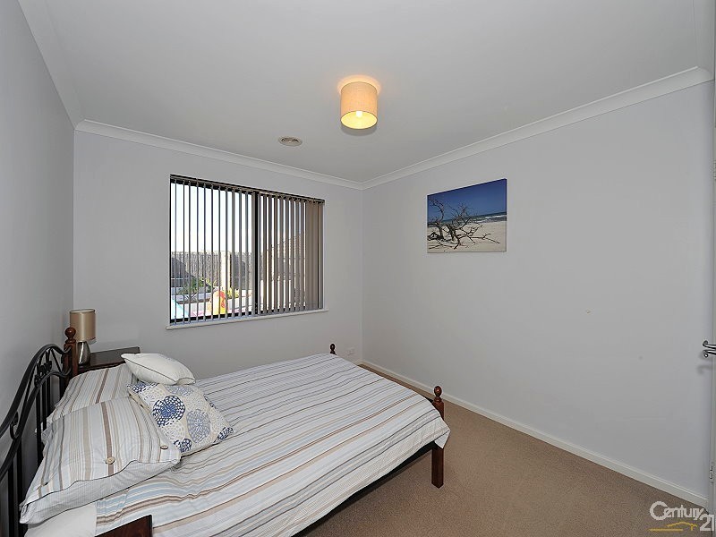 53 Marsdenia Road, Halls Head WA 6210