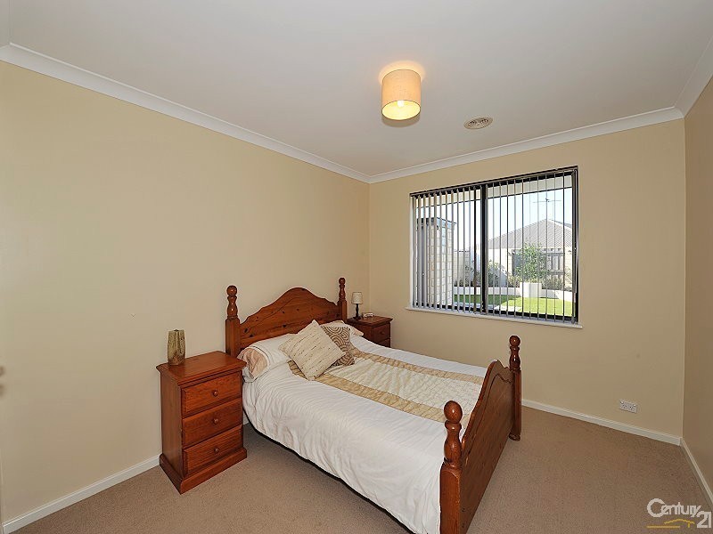 53 Marsdenia Road, Halls Head WA 6210