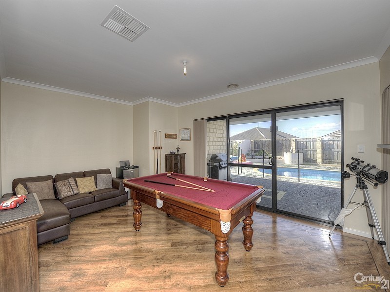 53 Marsdenia Road, Halls Head WA 6210