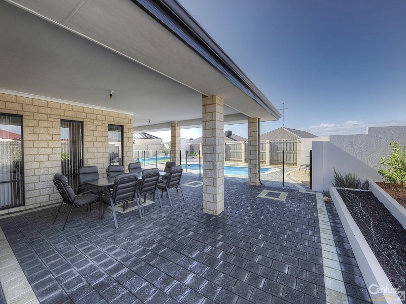 53 Marsdenia Road, Halls Head WA 6210