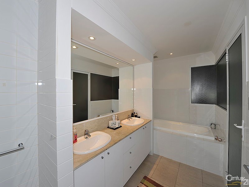 5/1 Breakwater Parade, Mandurah WA 6210