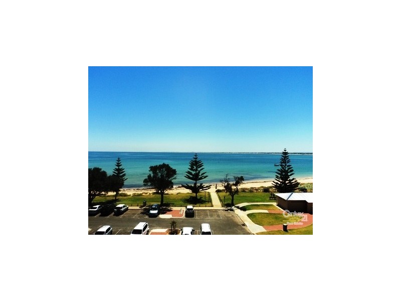 17/11 Halls Head Parade, Halls Head WA 6210