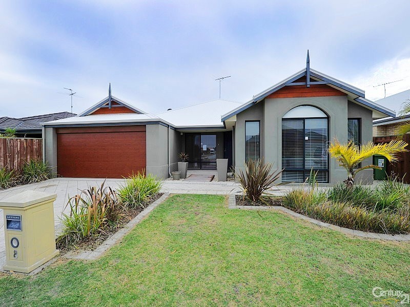 8 Quandong Parkway, Halls Head WA 6210