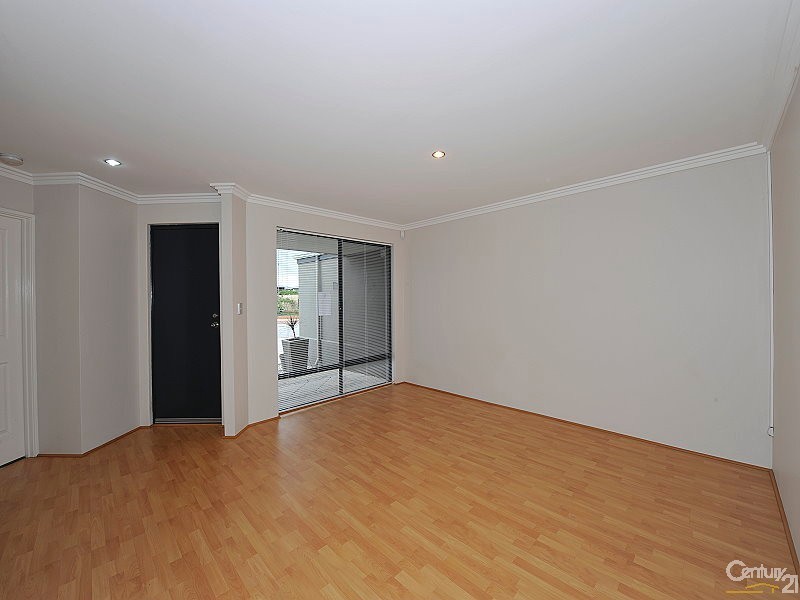 8 Quandong Parkway, Halls Head WA 6210