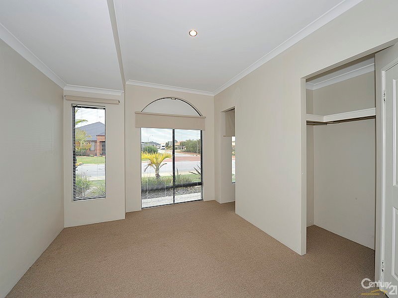 8 Quandong Parkway, Halls Head WA 6210