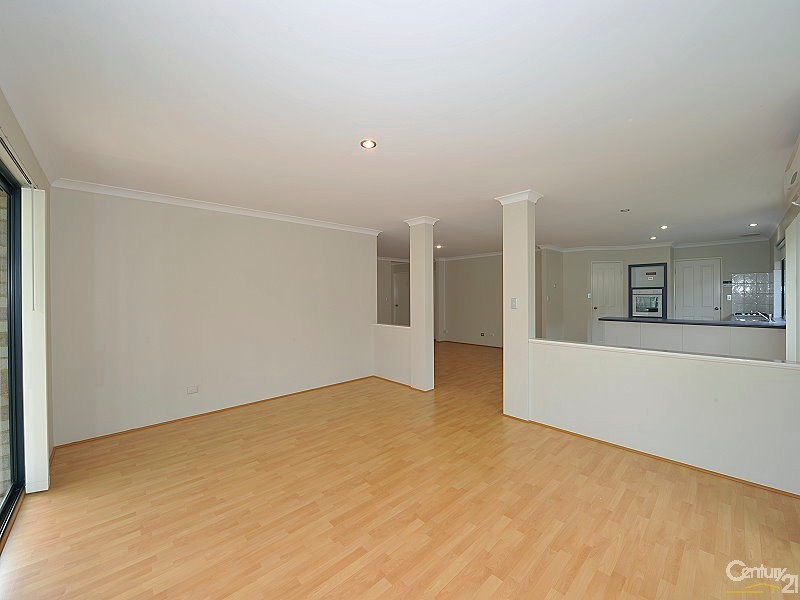 8 Quandong Parkway, Halls Head WA 6210