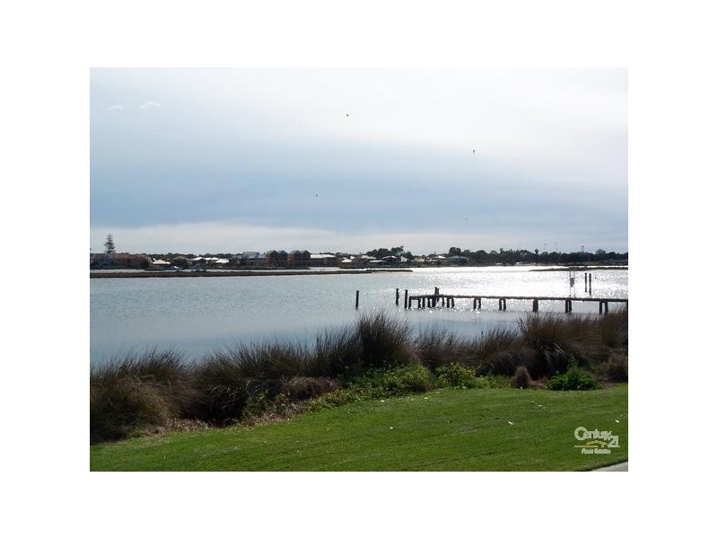 60 Leslie Street, Dudley Park WA 6210