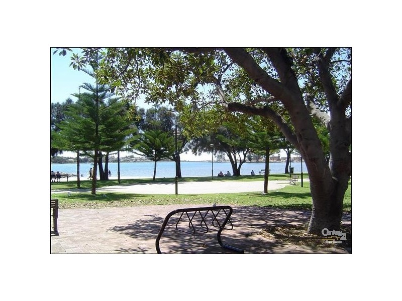 60 Leslie Street, Dudley Park WA 6210