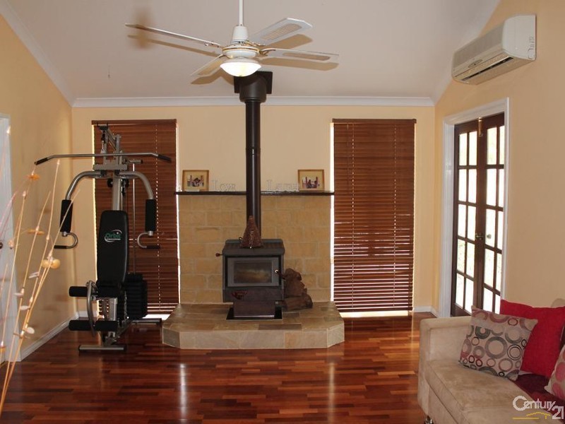 25 Corker Vale, Lake Clifton WA 6215