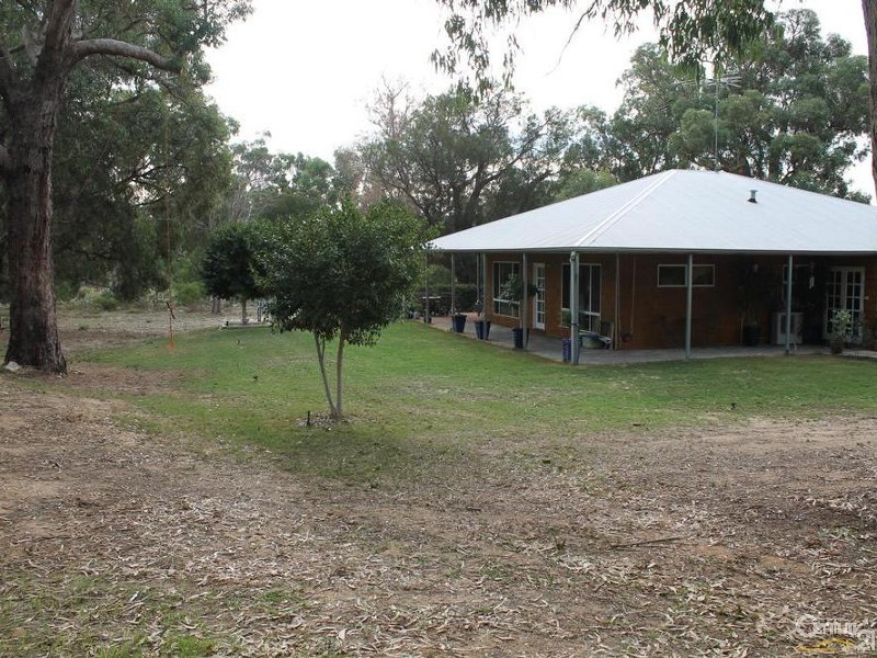 25 Corker Vale, Lake Clifton WA 6215