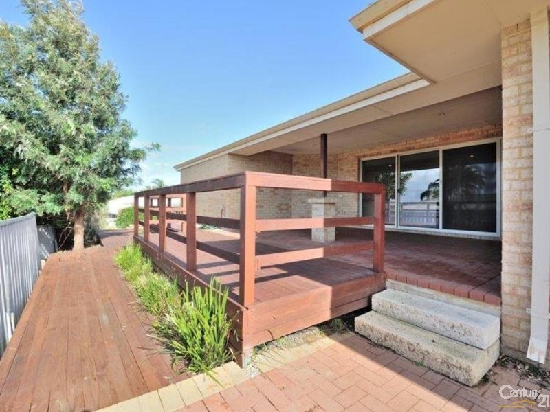 16 Wintersweet Place, Halls Head WA 6210