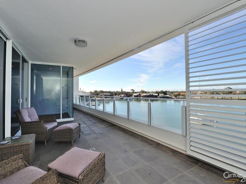 402 Bridgepoint, 3 Marco Polo Drive, Mandurah WA 6210