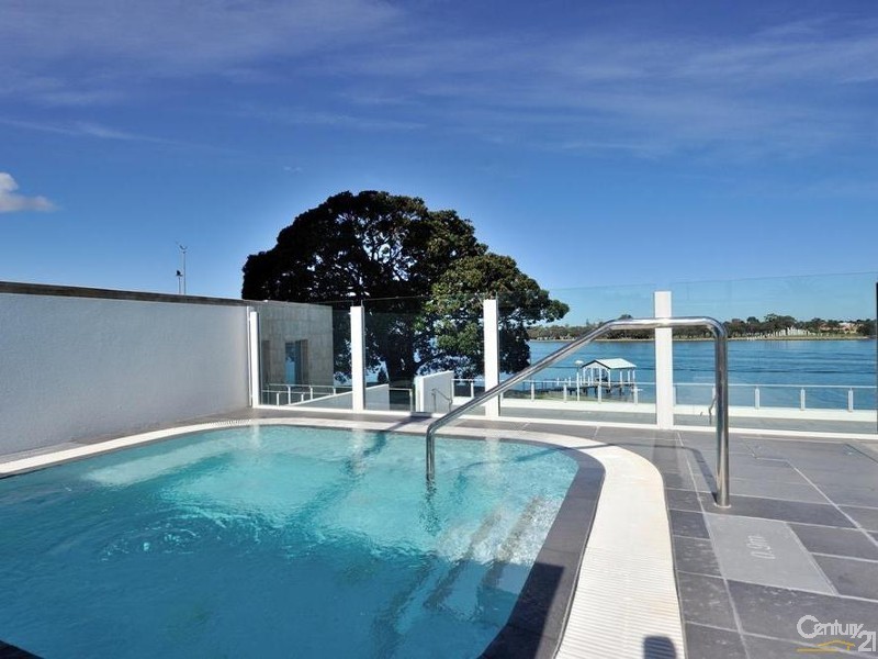 402 Bridgepoint, 3 Marco Polo Drive, Mandurah WA 6210