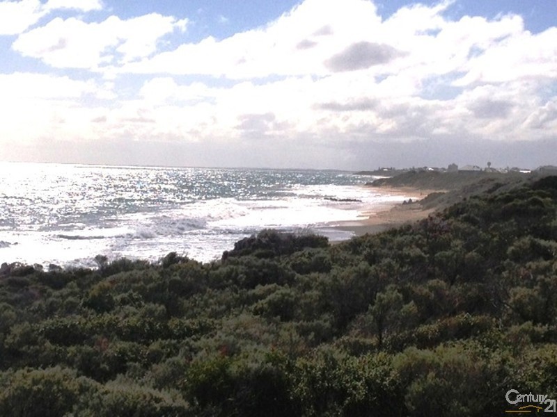 15 Stellaria Ave, Halls Head WA 6210