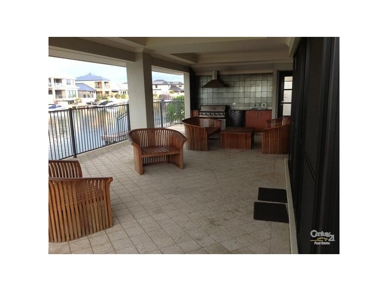 14 Trade Winds Retreat, Dudley Park WA 6210