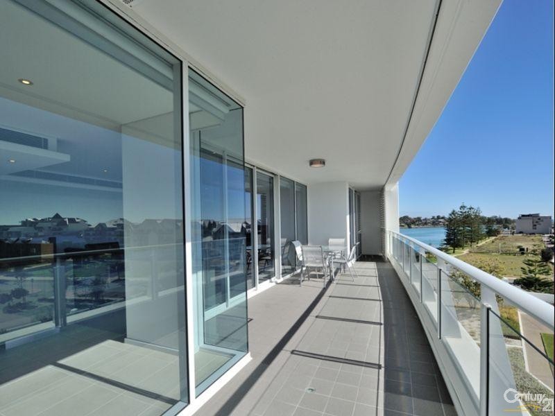 505/5 Marco Polo Drive, Mandurah WA 6210