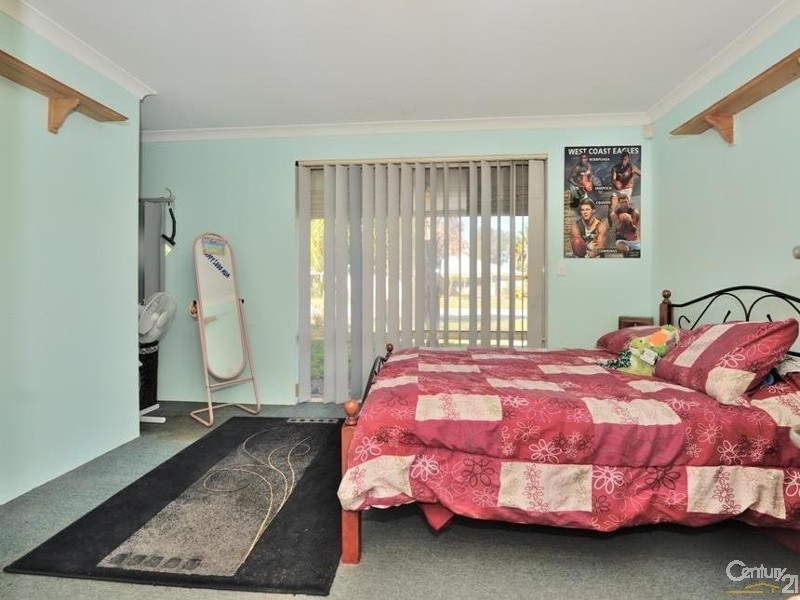 20 Ombersley Way, Coodanup WA 6210
