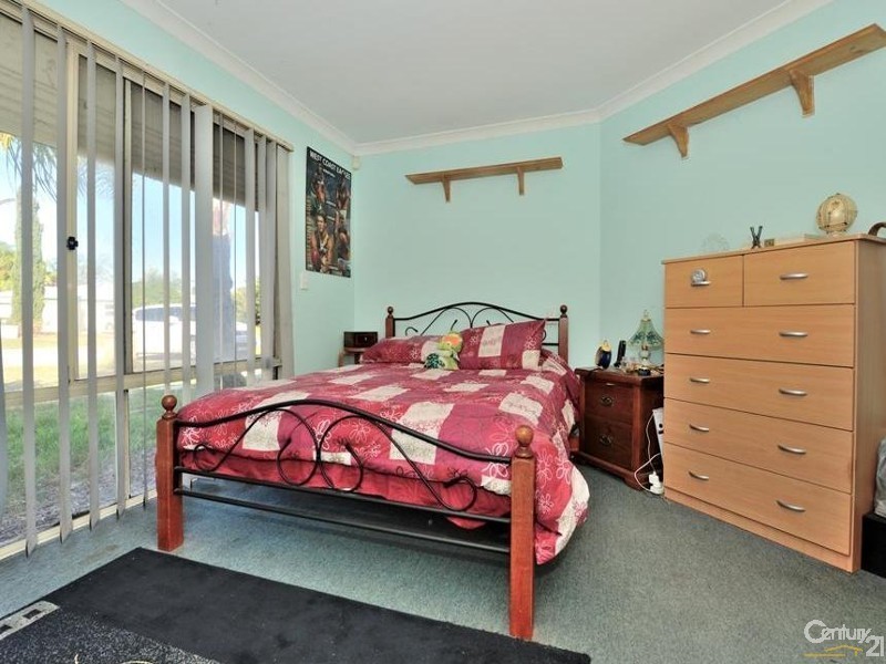 20 Ombersley Way, Coodanup WA 6210