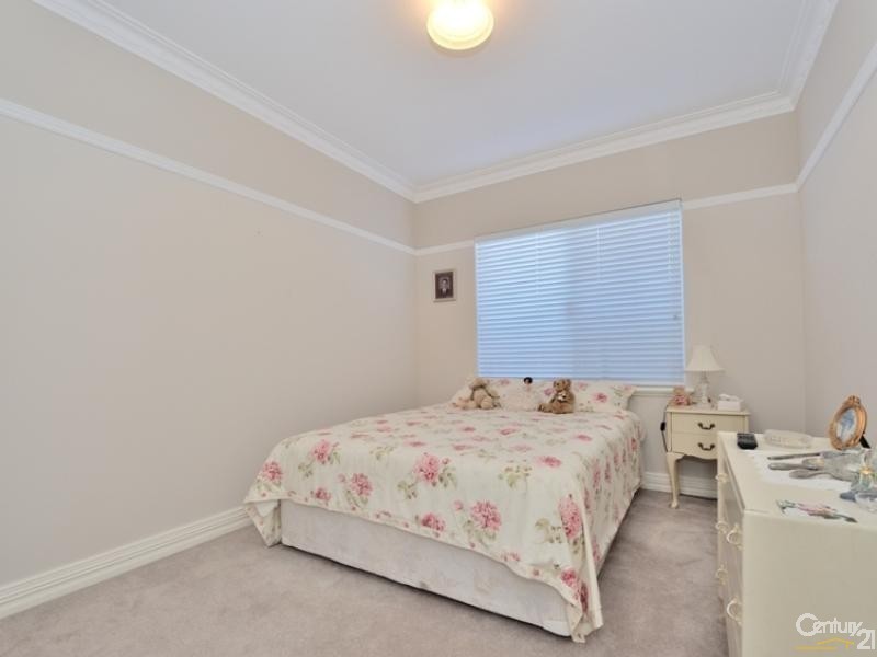 2 Walnut Way, Meadow Springs WA 6210