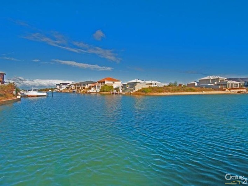 13 Estuary Place, Wannanup WA 6210