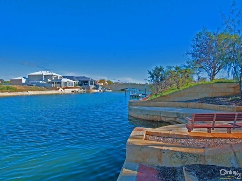 13 Estuary Place, Wannanup WA 6210