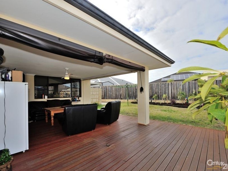 3 Lutea Road, Halls Head WA 6210