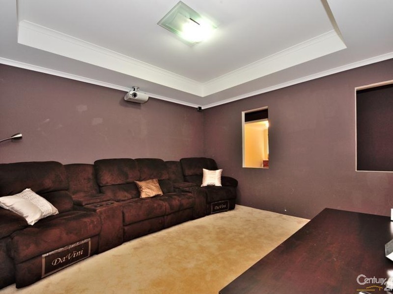 3 Lutea Road, Halls Head WA 6210