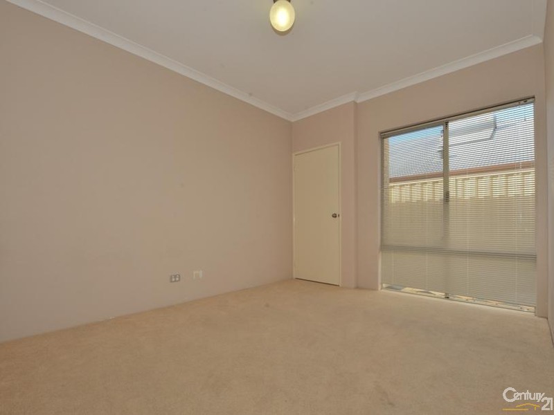 18 Ravendale Drive, Dudley Park WA 6210