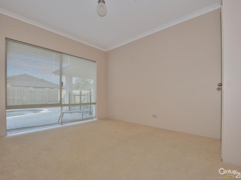 18 Ravendale Drive, Dudley Park WA 6210