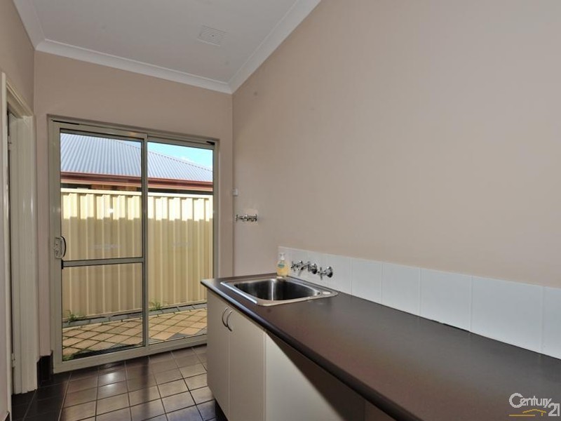 18 Ravendale Drive, Dudley Park WA 6210