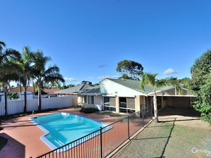 5 Sunningdale Chase, Meadow Springs WA 6210