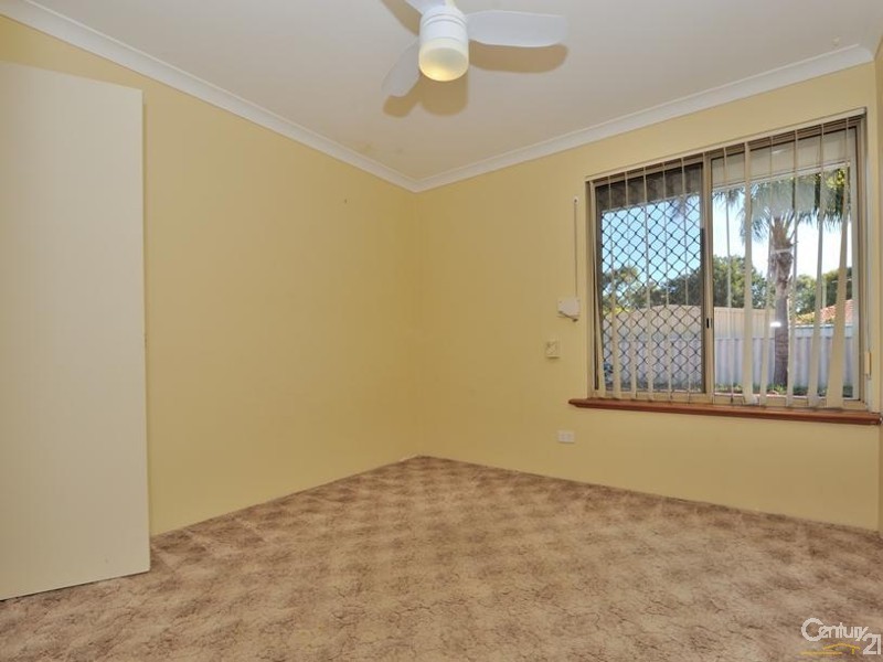 5 Sunningdale Chase, Meadow Springs WA 6210