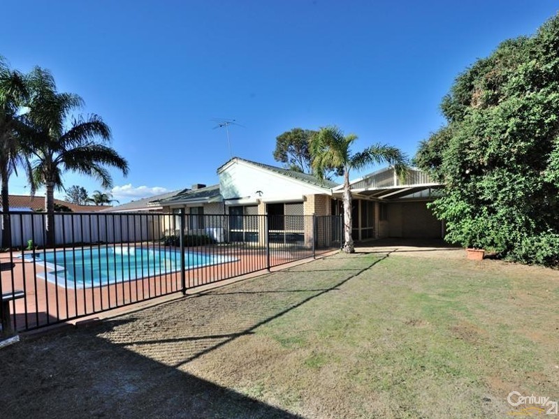 5 Sunningdale Chase, Meadow Springs WA 6210