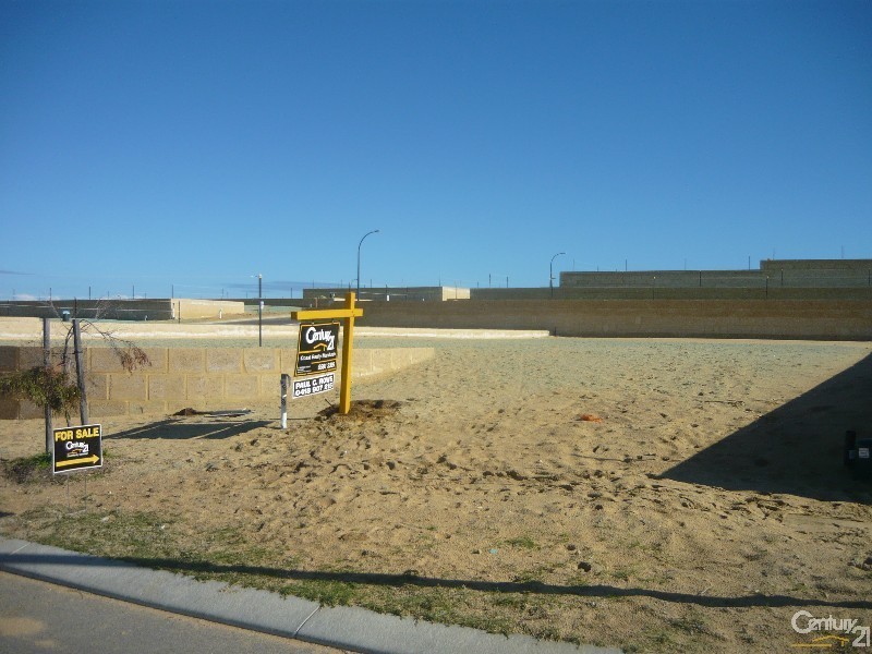 8 Vanda Pass, Halls Head WA 6210
