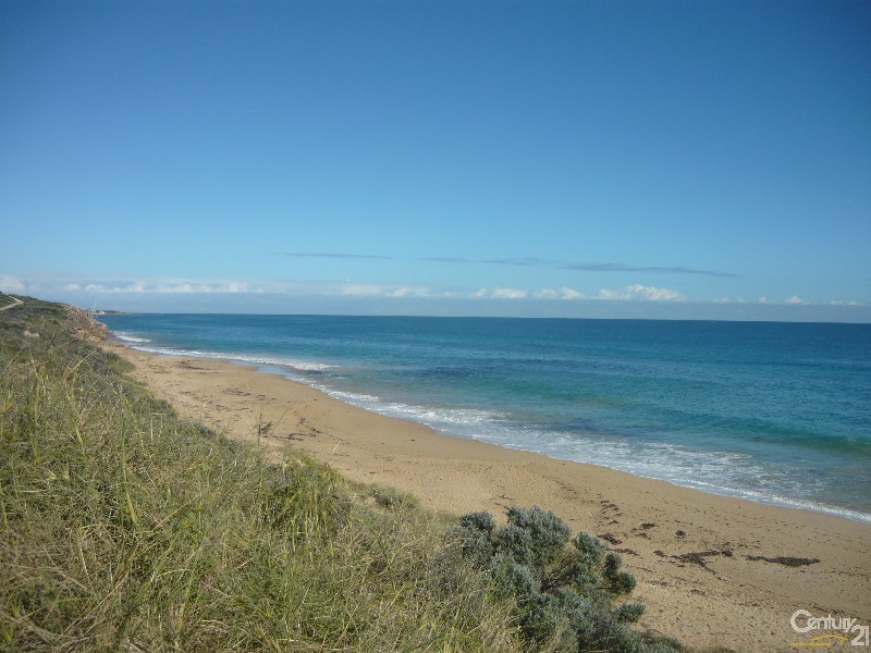 8 Vanda Pass, Halls Head WA 6210