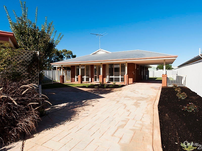 7B Plover Rise, Halls Head WA 6210