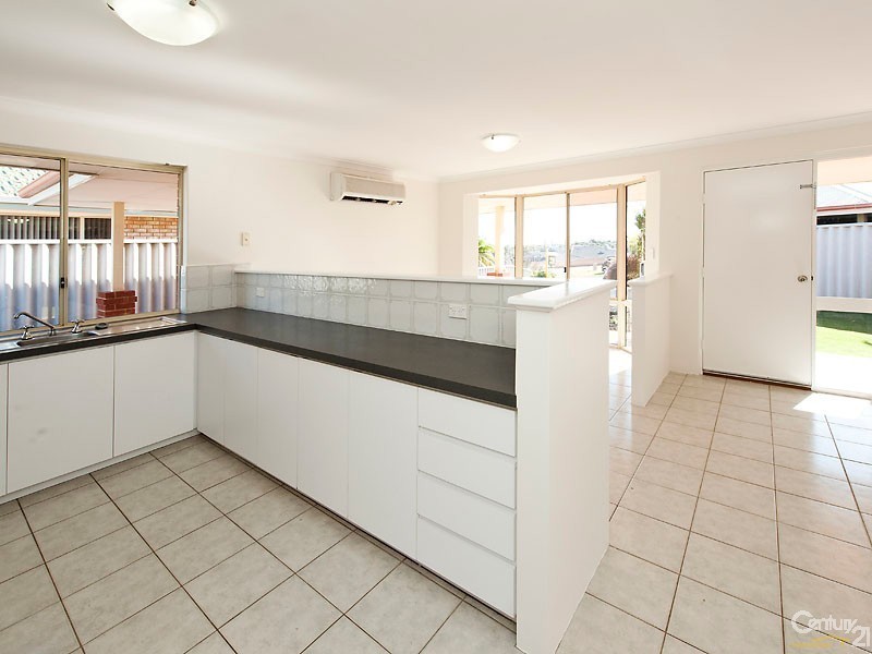 7B Plover Rise, Halls Head WA 6210