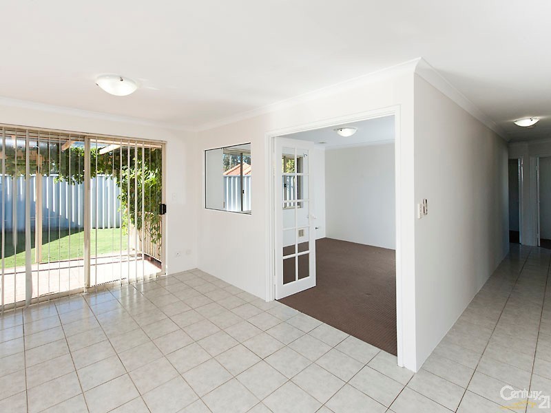 7B Plover Rise, Halls Head WA 6210
