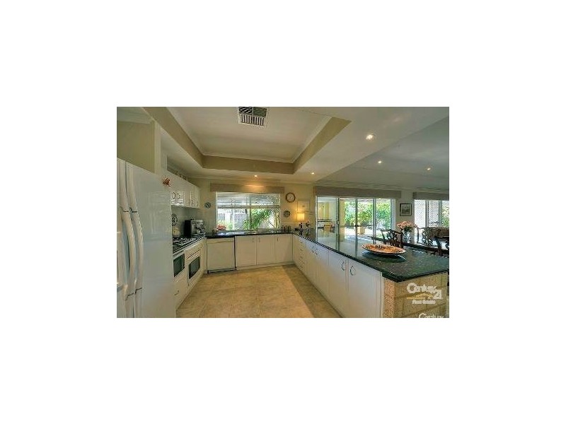 1 Brouwer Trail, Dudley Park WA 6210