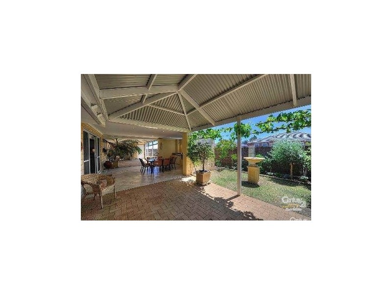 1 Brouwer Trail, Dudley Park WA 6210