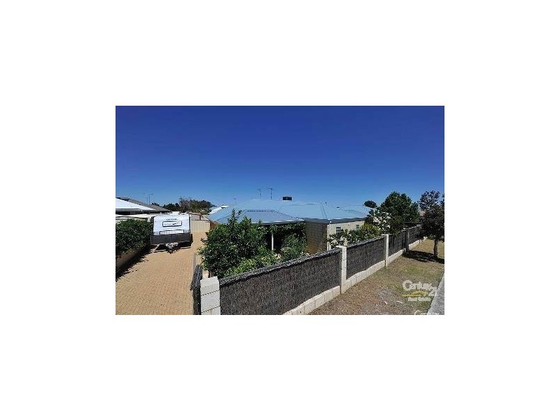 1 Brouwer Trail, Dudley Park WA 6210