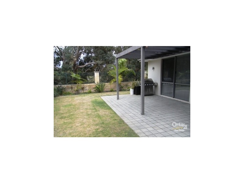 3 Oregon Court, Meadow Springs WA 6210