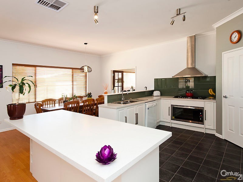 18 Bentley Street, Singleton WA 6175